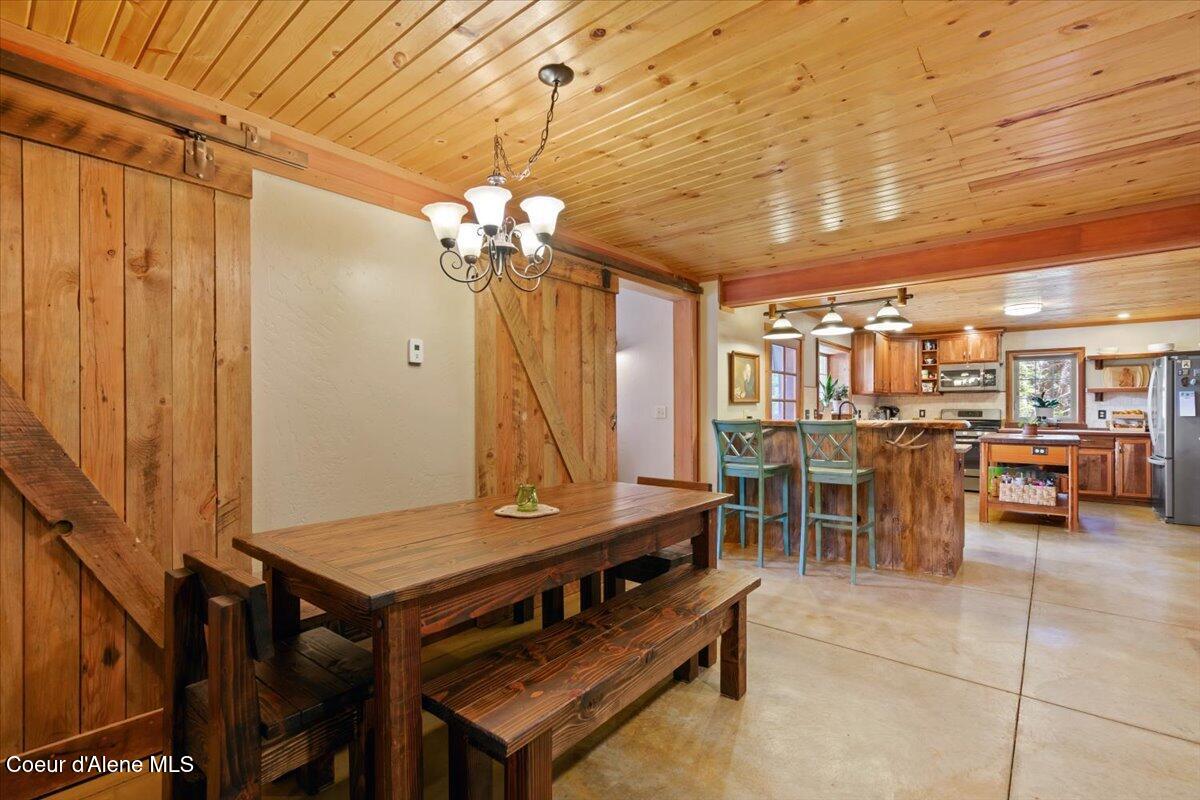 21807 East Doyle Road Cataldo, ID 83810 - Photo 23 of 80 23-Dining
