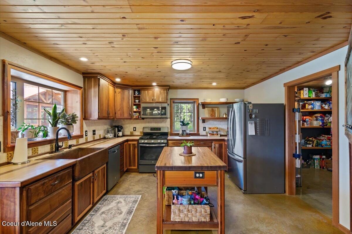 21807 East Doyle Road Cataldo, ID 83810 - Photo 26 of 80 26-Kitchen
