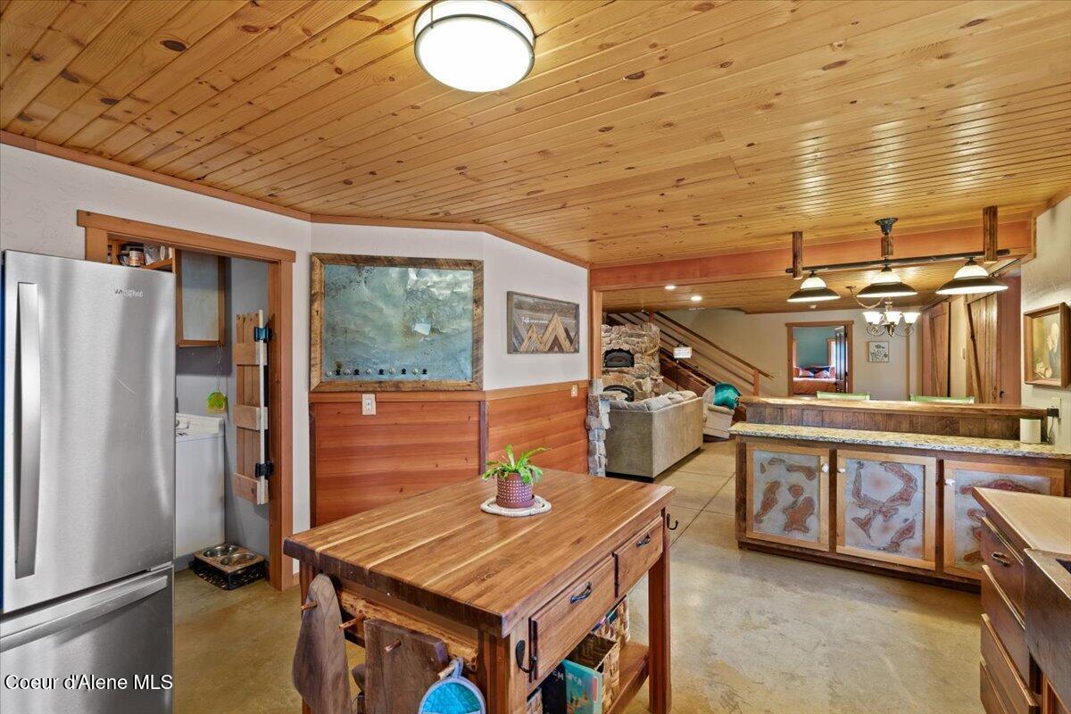 21807 East Doyle Road Cataldo, ID 83810 - Photo 28 of 80 28-Kitchen