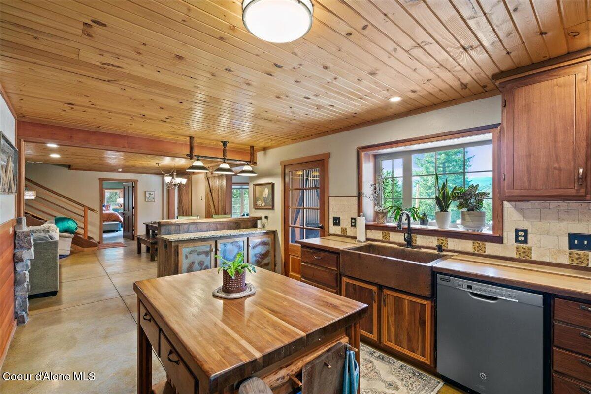 21807 East Doyle Road Cataldo, ID 83810 - Photo 29 of 80 29-Kitchen