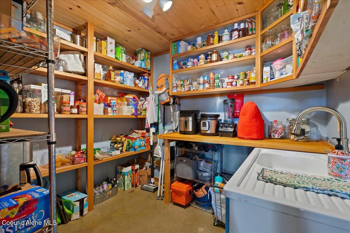 21807 East Doyle Road Cataldo, ID 83810 - Photo 30 of 80 30-Pantry