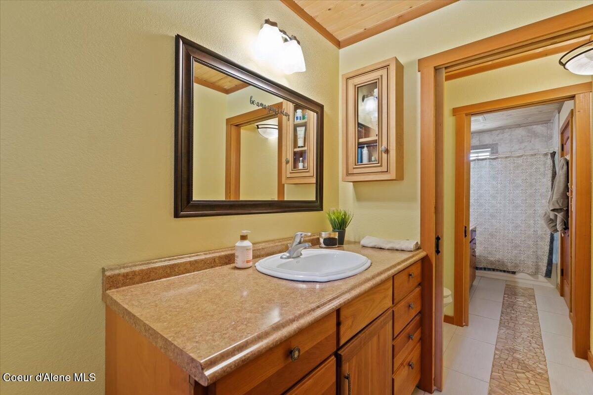 21807 East Doyle Road Cataldo, ID 83810 - Photo 40 of 80 40-Full bath