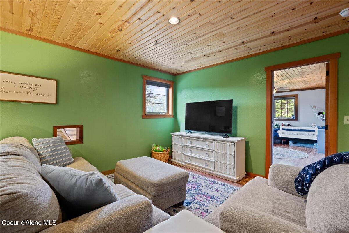21807 East Doyle Road Cataldo, ID 83810 - Photo 49 of 80 49-Sitting Room
