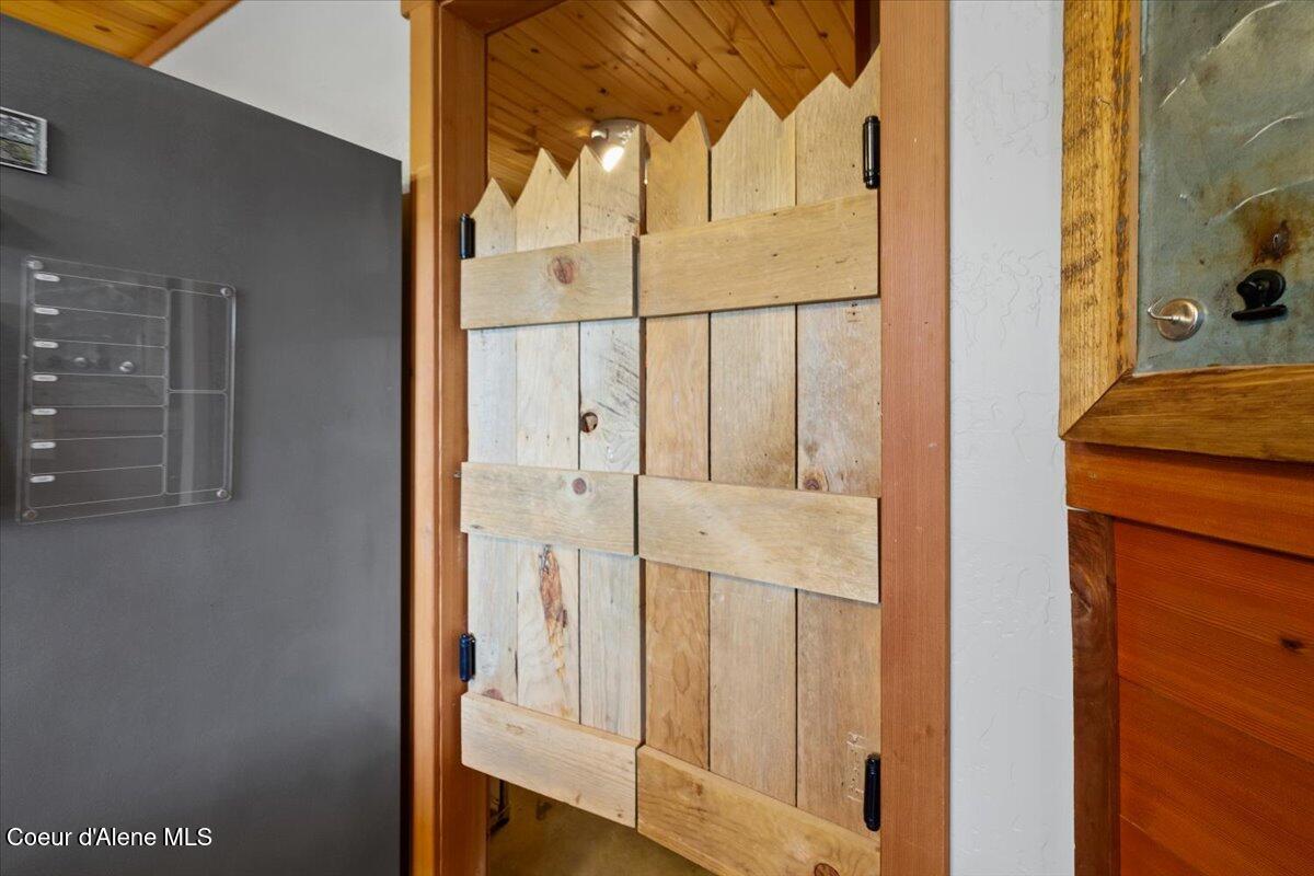 21807 East Doyle Road Cataldo, ID 83810 - Photo 56 of 80 56-Door