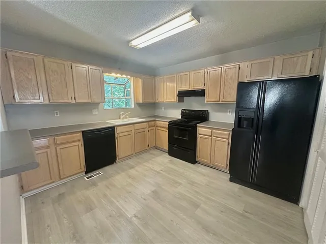 $1,825 | 4143 Lake Mist Drive Northwest, Kennesaw, GA 30144