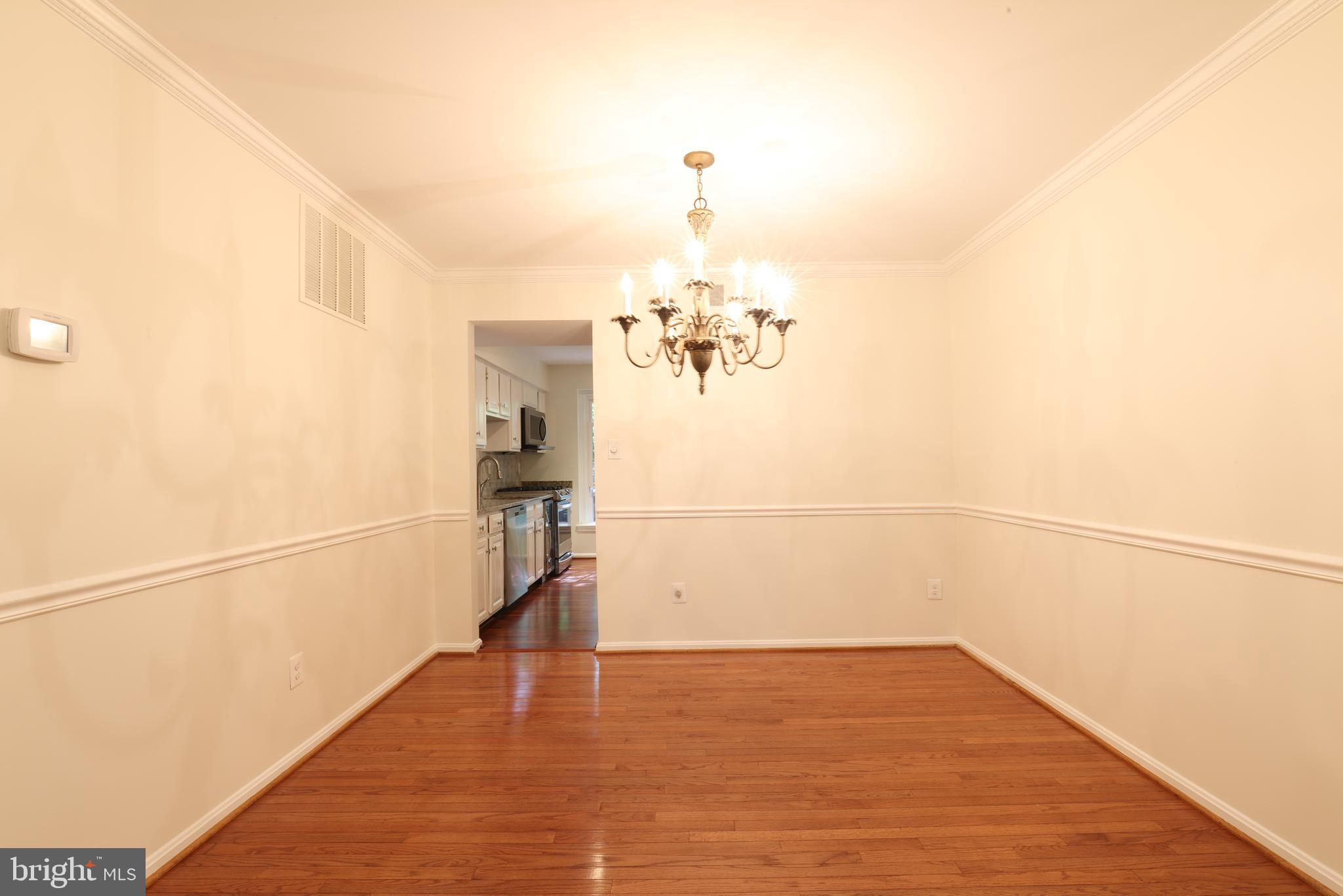 2184 Pond View Court Reston, VA 20191 - Photo 8 of 34