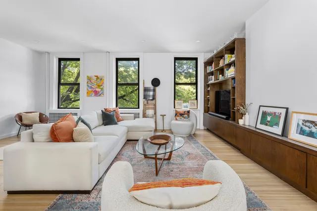$3,900,000 | 323 5th Avenue | Park Slope