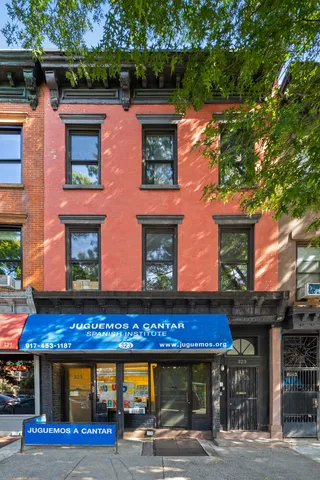 $3,900,000 | 323 5th Avenue | Park Slope