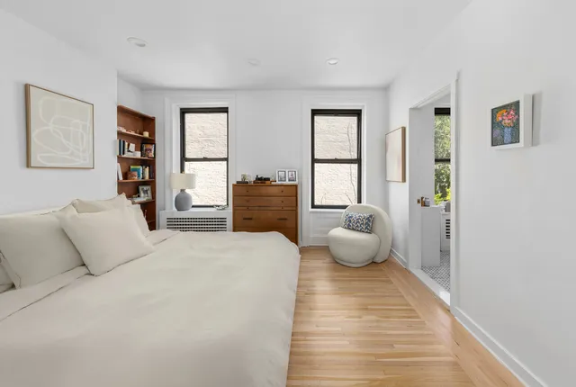 $3,900,000 | 323 5th Avenue | Park Slope