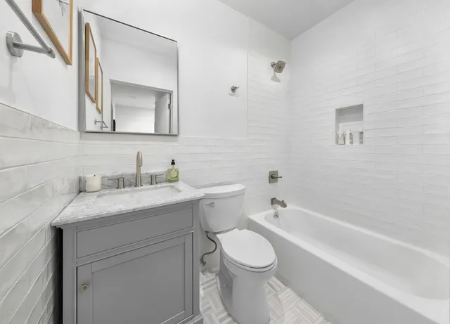 $3,900,000 | 323 5th Avenue | Park Slope