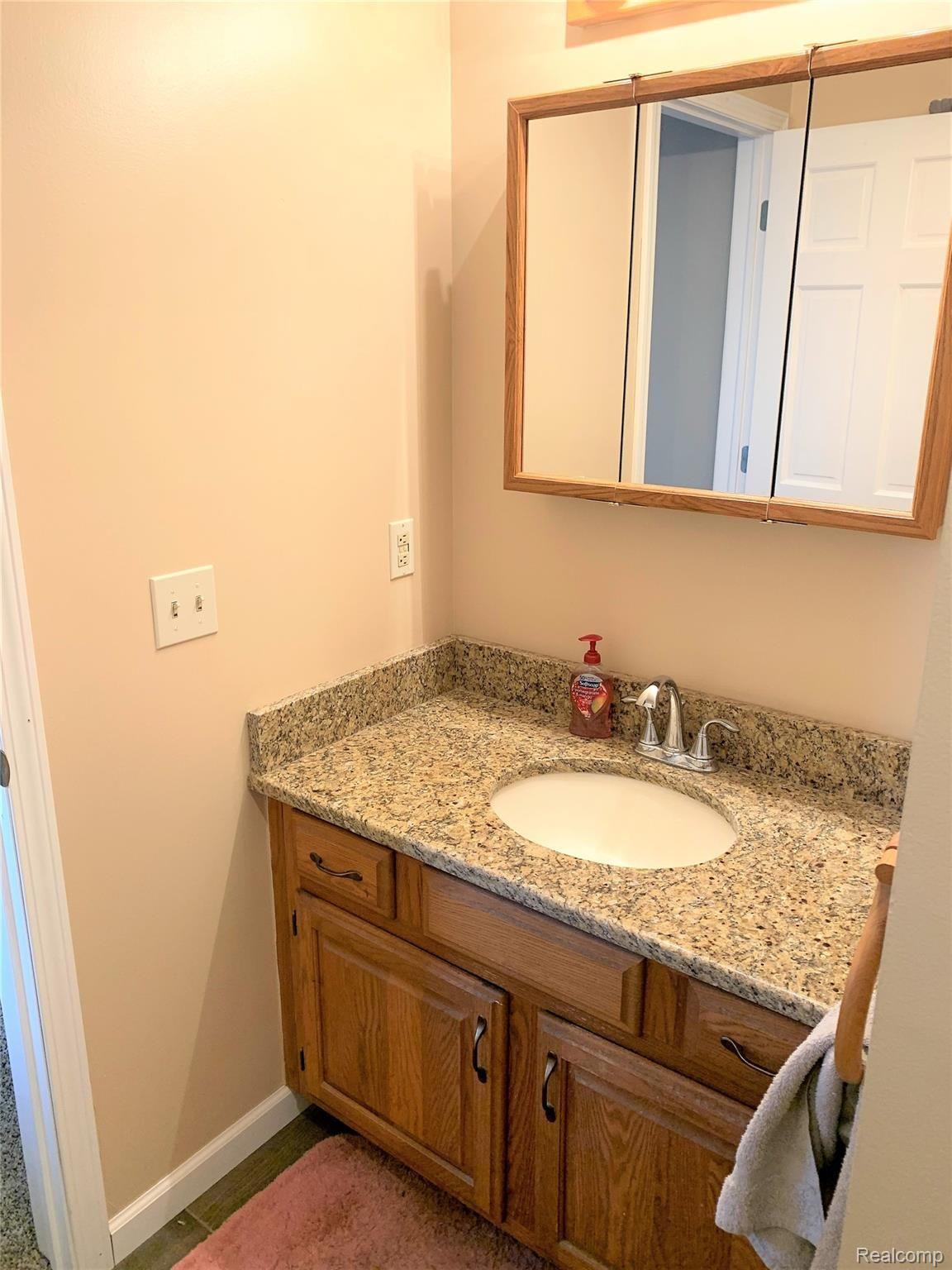 5403 Hartland Road Fenton, MI 48430 - Photo 16 of 26 Photo May 05, 1 04 55 PM.jpg