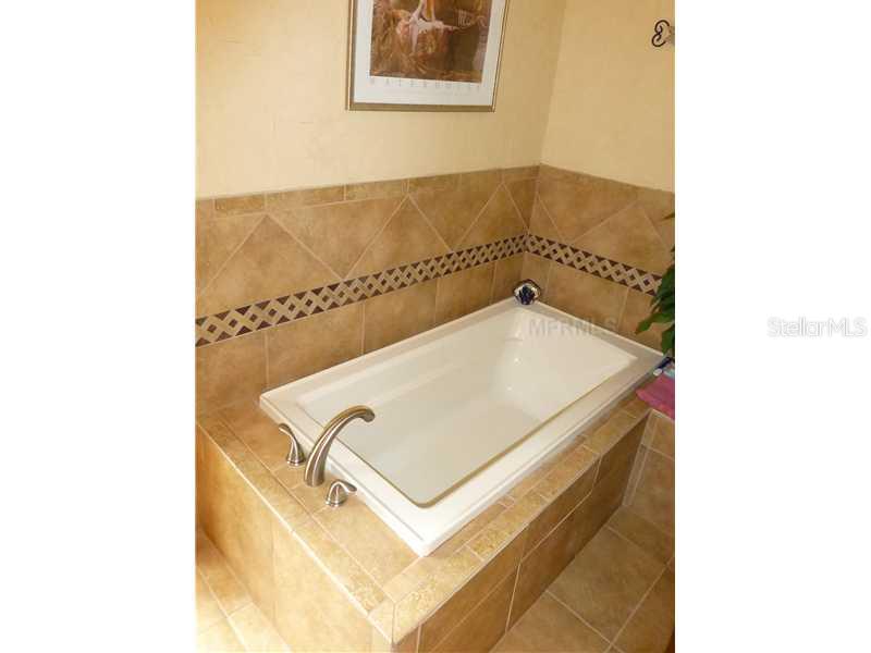 63 Valleyview Road DeBary, FL 32713 - Photo 17 of 25 Master Bath