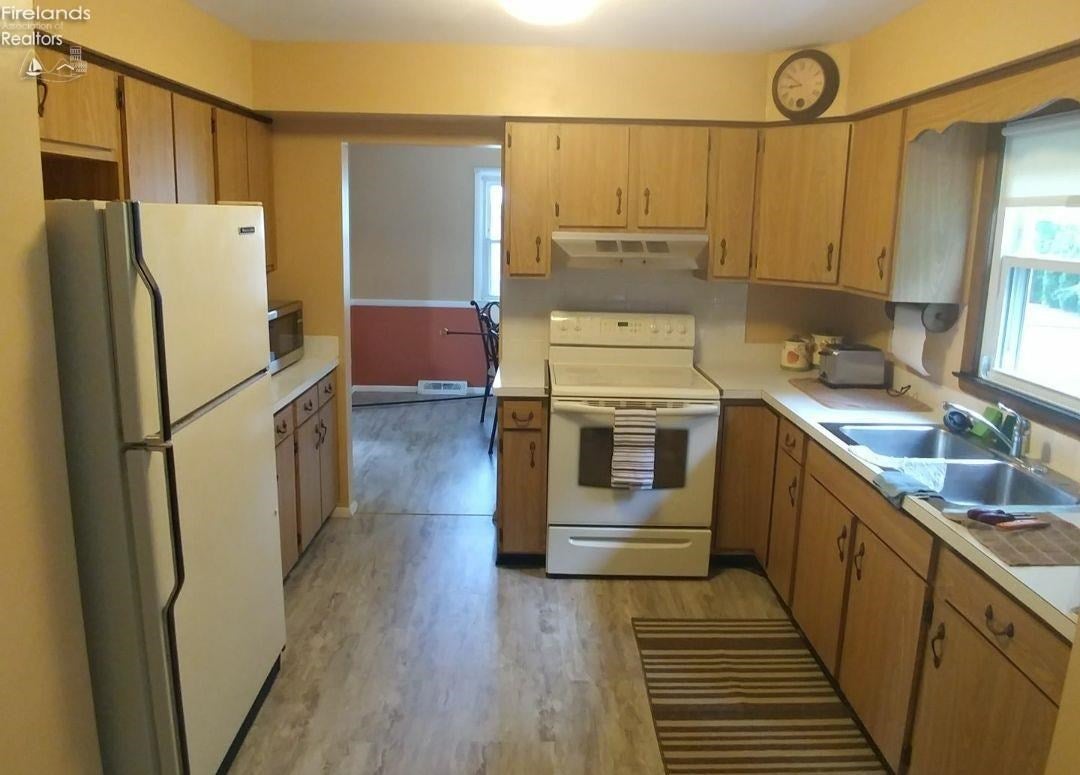 4703 Galloway Road Sandusky, OH 44870 - Photo 5 of 11 Gallery Image 5