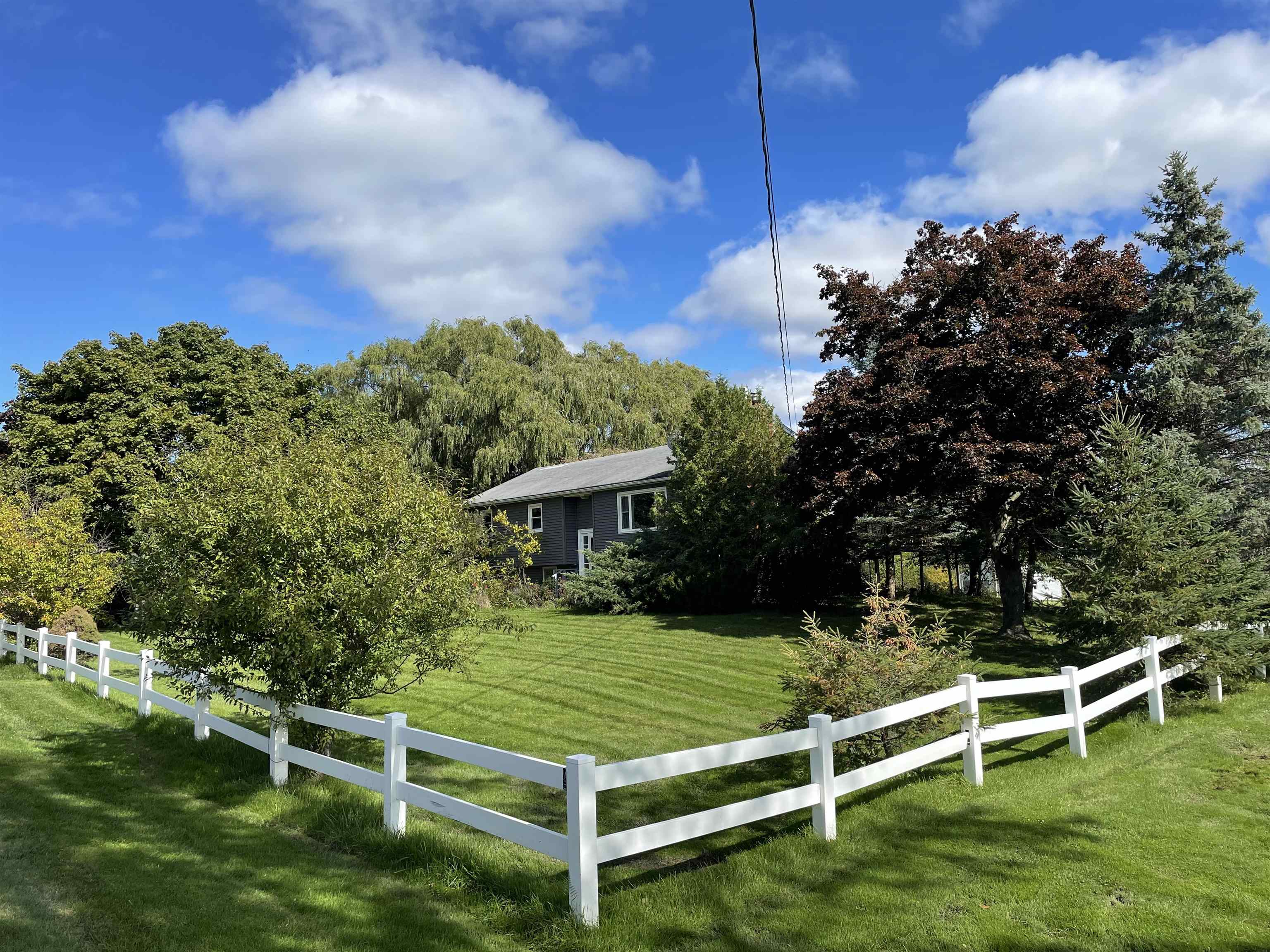 5271 Spear Street Shelburne, VT 05482 - Photo 4 of 6