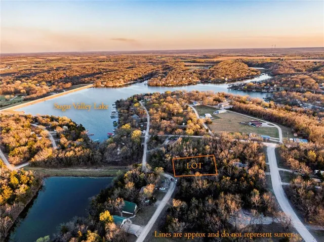 $8,000 | 114 Sugar Lake Drive, Mound City, KS 66056