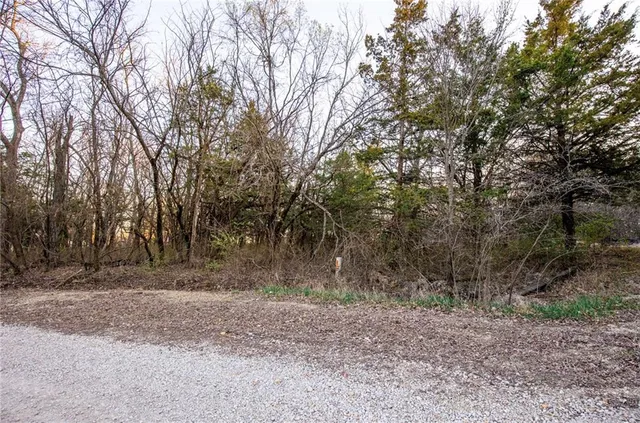 $8,000 | 114 Sugar Lake Drive, Mound City, KS 66056