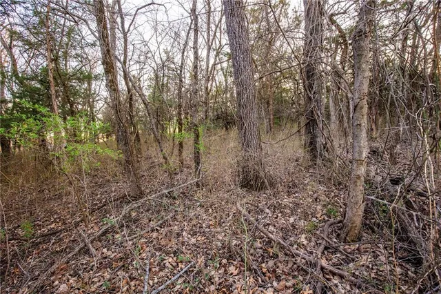 $8,000 | 114 Sugar Lake Drive, Mound City, KS 66056