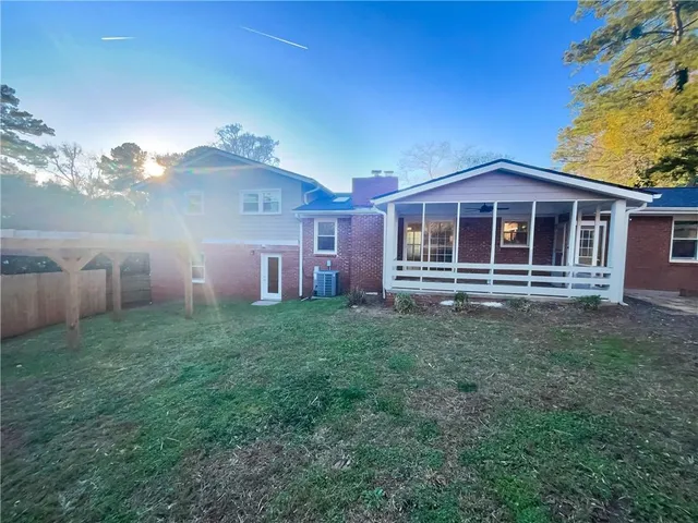 $590,000 | 9925 La View Circle, Roswell, GA 30075