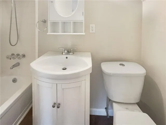 $590,000 | 9925 La View Circle, Roswell, GA 30075