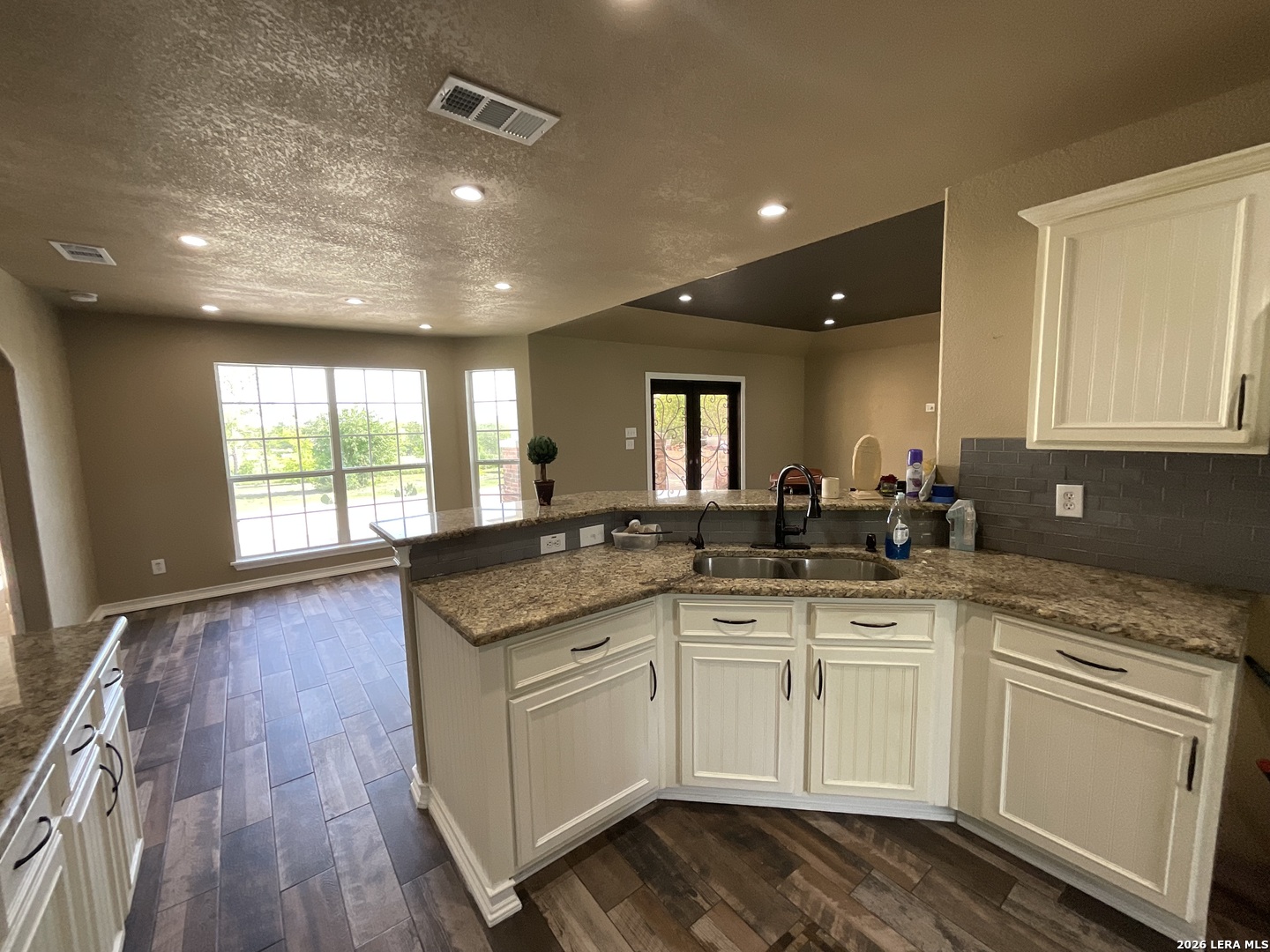 12010 Del Rio San Antonio, TX 78245 - Photo 13 of 44