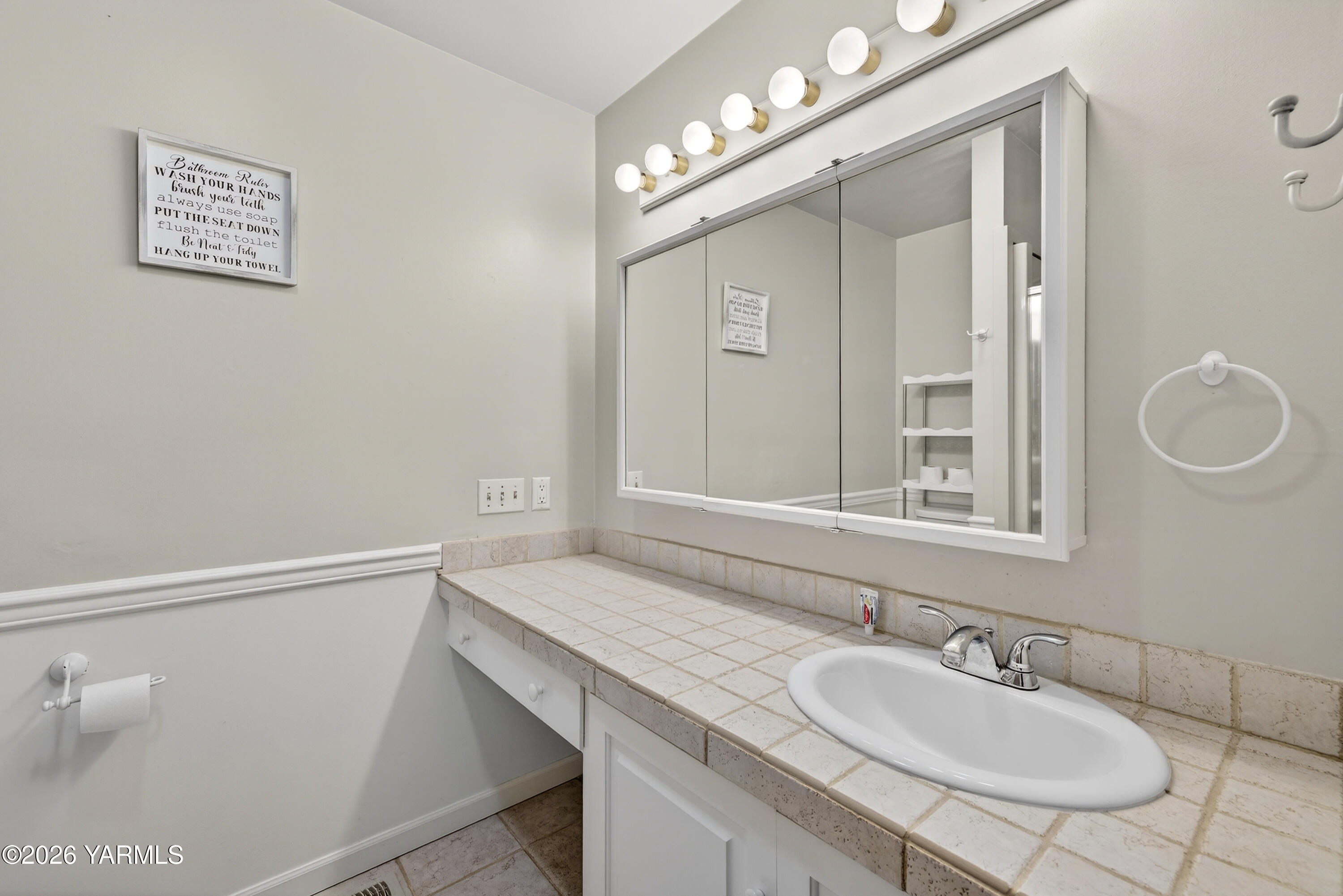 209 South Ridgeway Drive Yakima, WA 98901 - Photo 23 of 47 022_4T3A2586