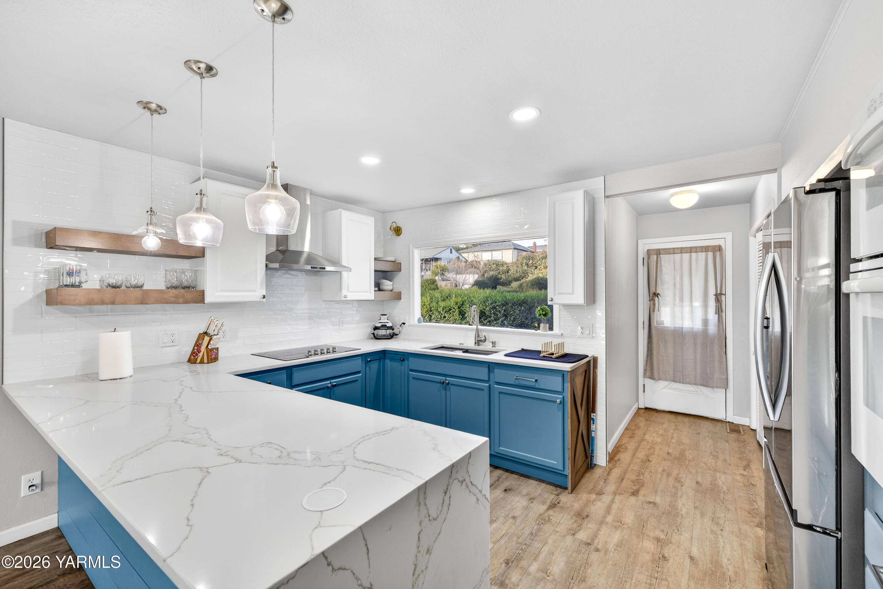 209 South Ridgeway Drive Yakima, WA 98901 - Photo 4 of 47 004_4T3A2510