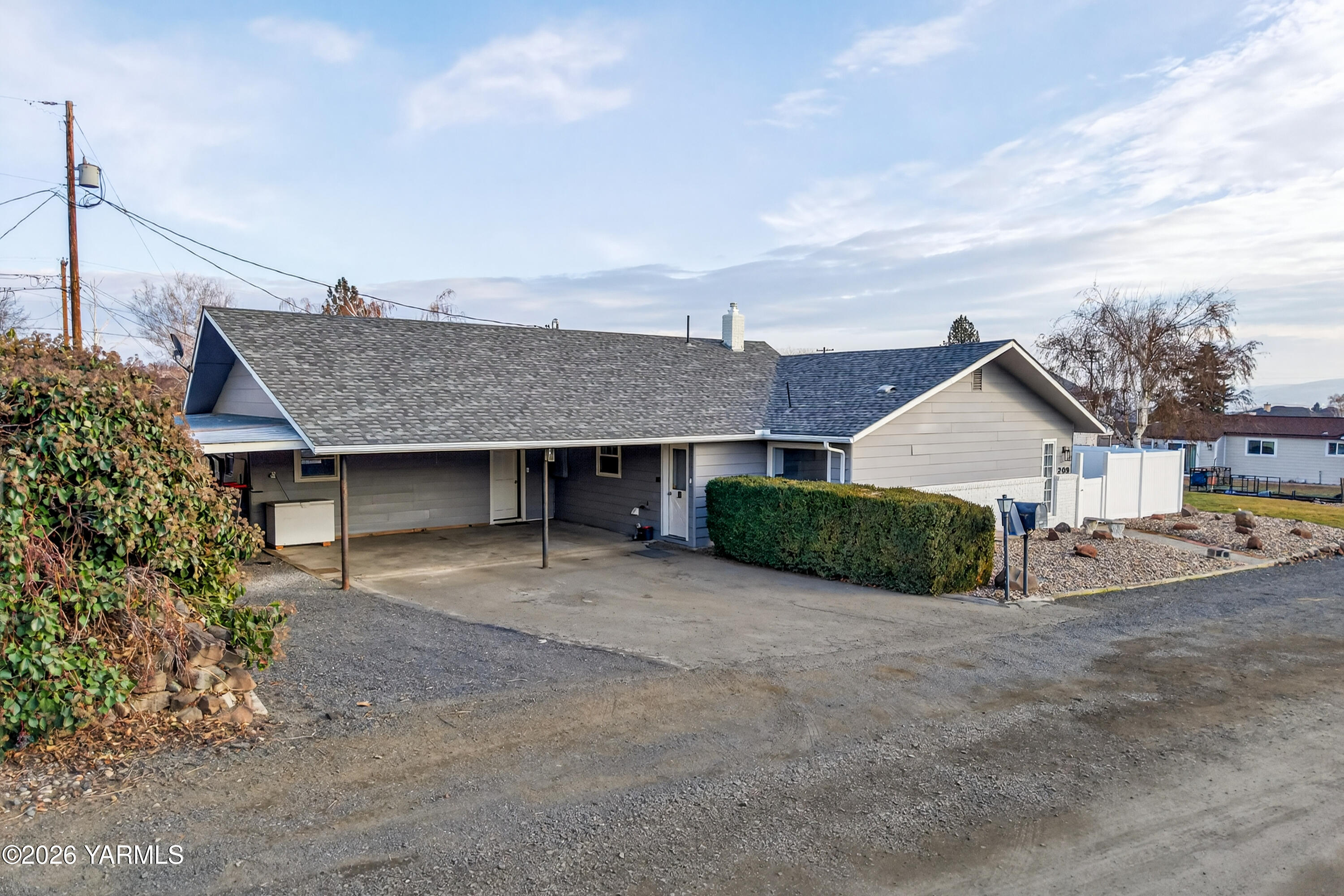 209 South Ridgeway Drive Yakima, WA 98901 - Photo 41 of 47 040_DJI_20260126151921_0099_D