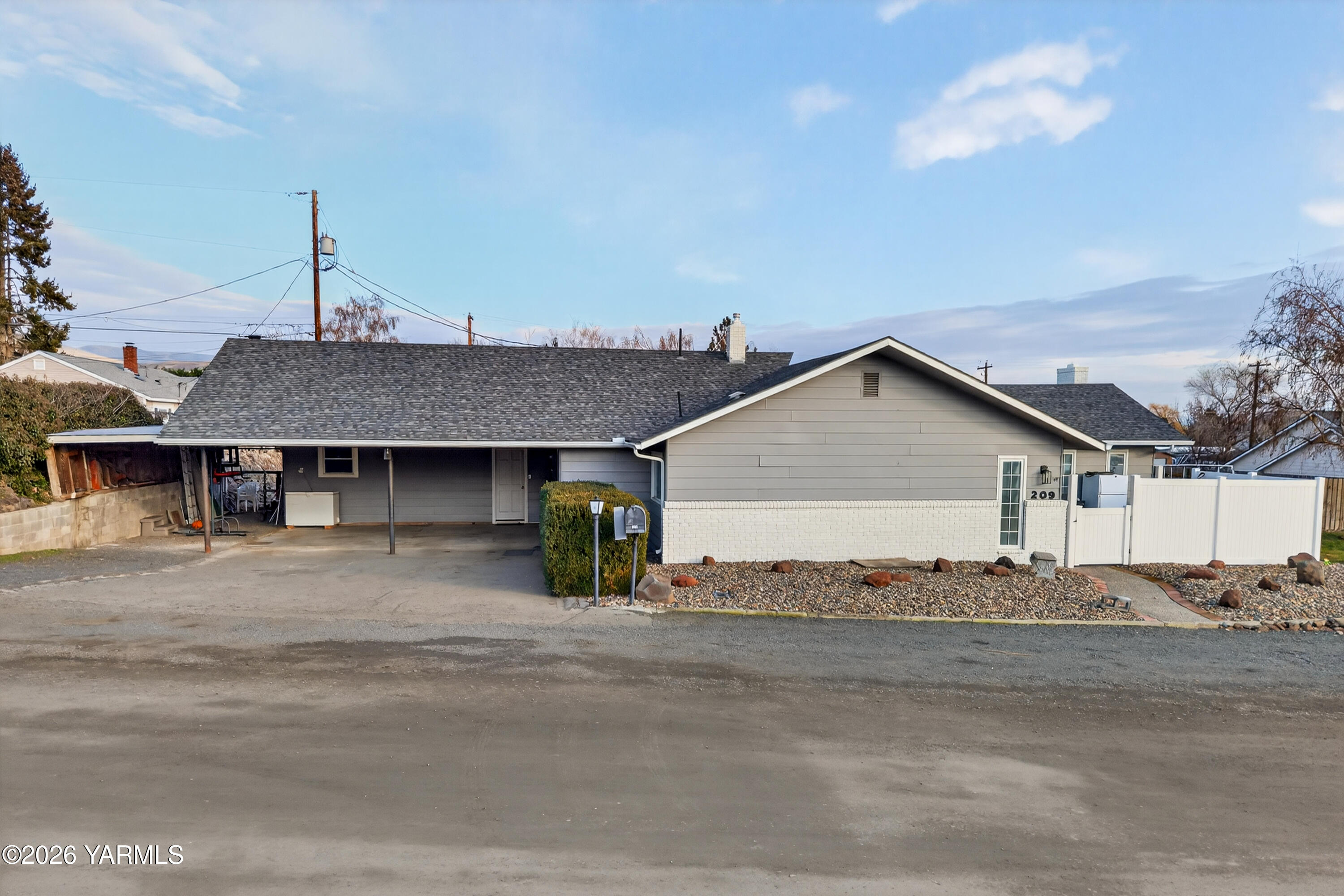 209 South Ridgeway Drive Yakima, WA 98901 - Photo 42 of 47 041_DJI_20260126151944_0102_D