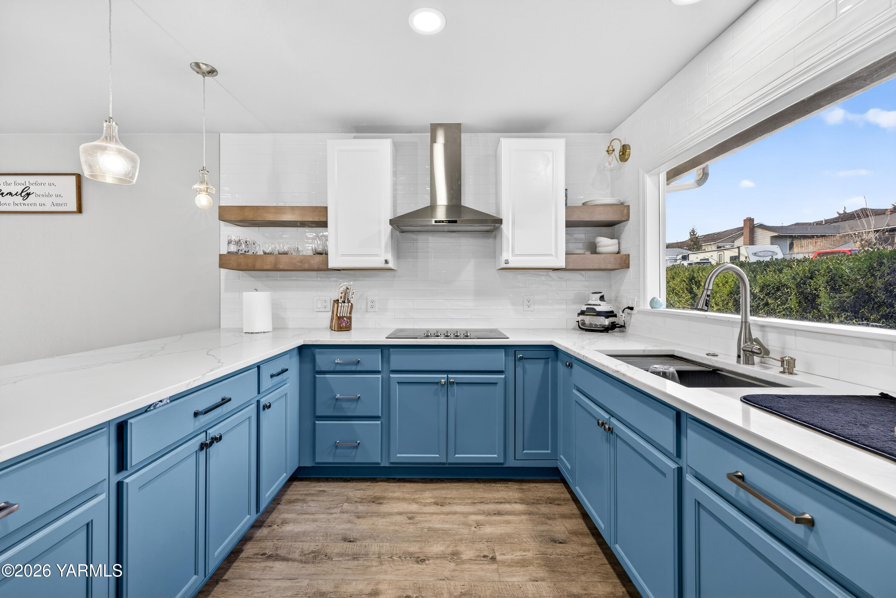 209 South Ridgeway Drive Yakima, WA 98901 - Photo 5 of 47 005_4T3A2514