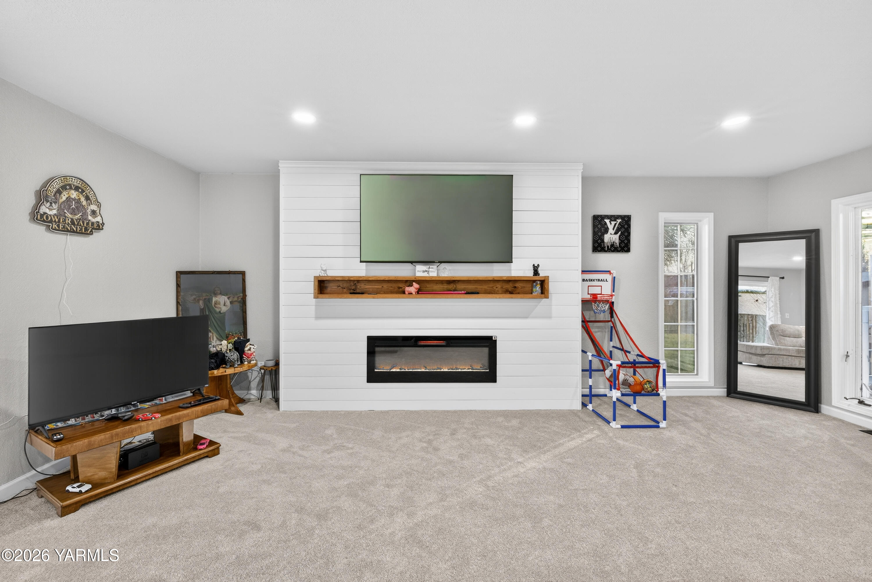 209 South Ridgeway Drive Yakima, WA 98901 - Photo 10 of 47 015_4T3A2705