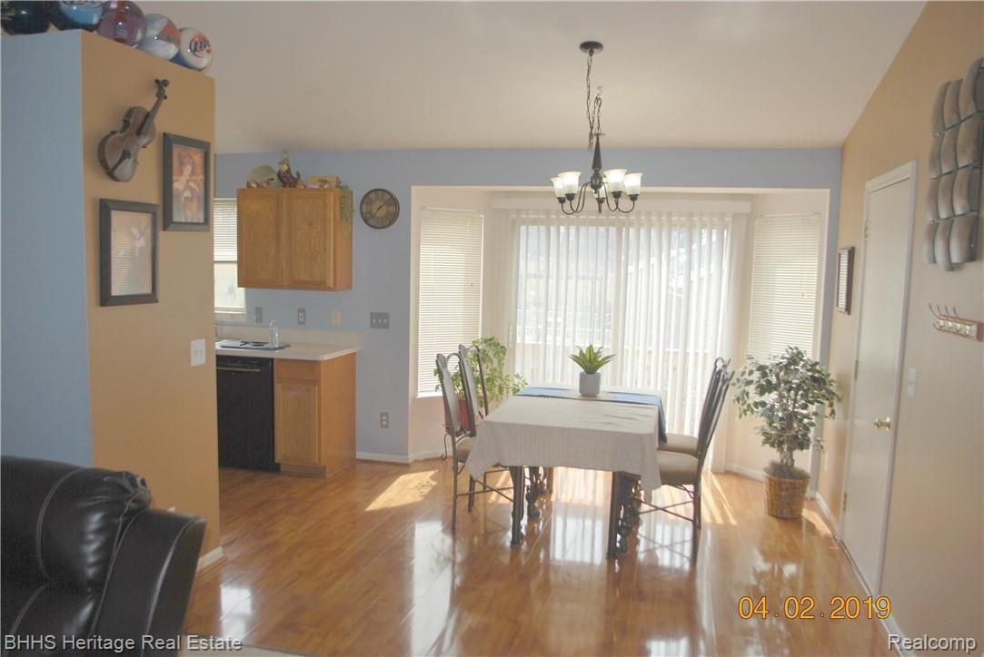 3272 Hogback Road Fowlerville, MI 48836 - Photo 15 of 34 Dinette view