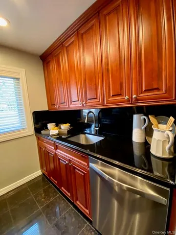 $2,285 | 250 River Avenue, Unit 142, Patchogue, NY 11772