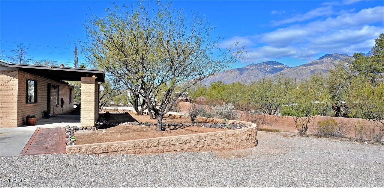 4701 North Bear Canyon Road Tucson, AZ 85749 - Photo 2 of 38