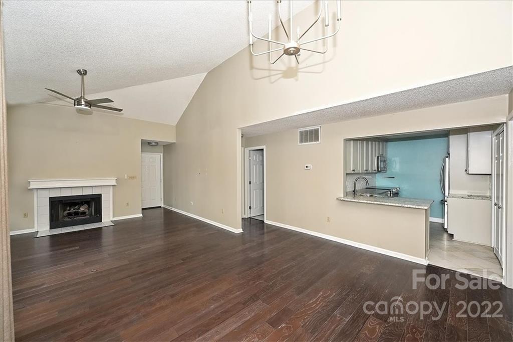 5007 Sharon Road, Unit B Charlotte, NC 28210 - Photo 8 of 21 Gallery Image 8