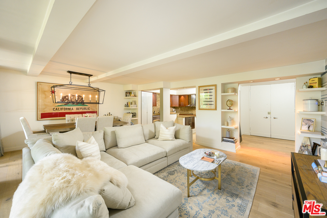 850 North Kings Road, Unit 208 West Hollywood, CA 90069 - Photo 2 of 28
