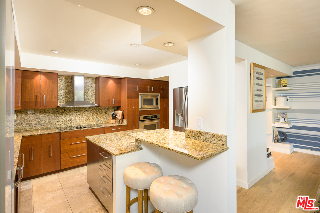 850 North Kings Road, Unit 208 West Hollywood, CA 90069 - Photo 13 of 28
