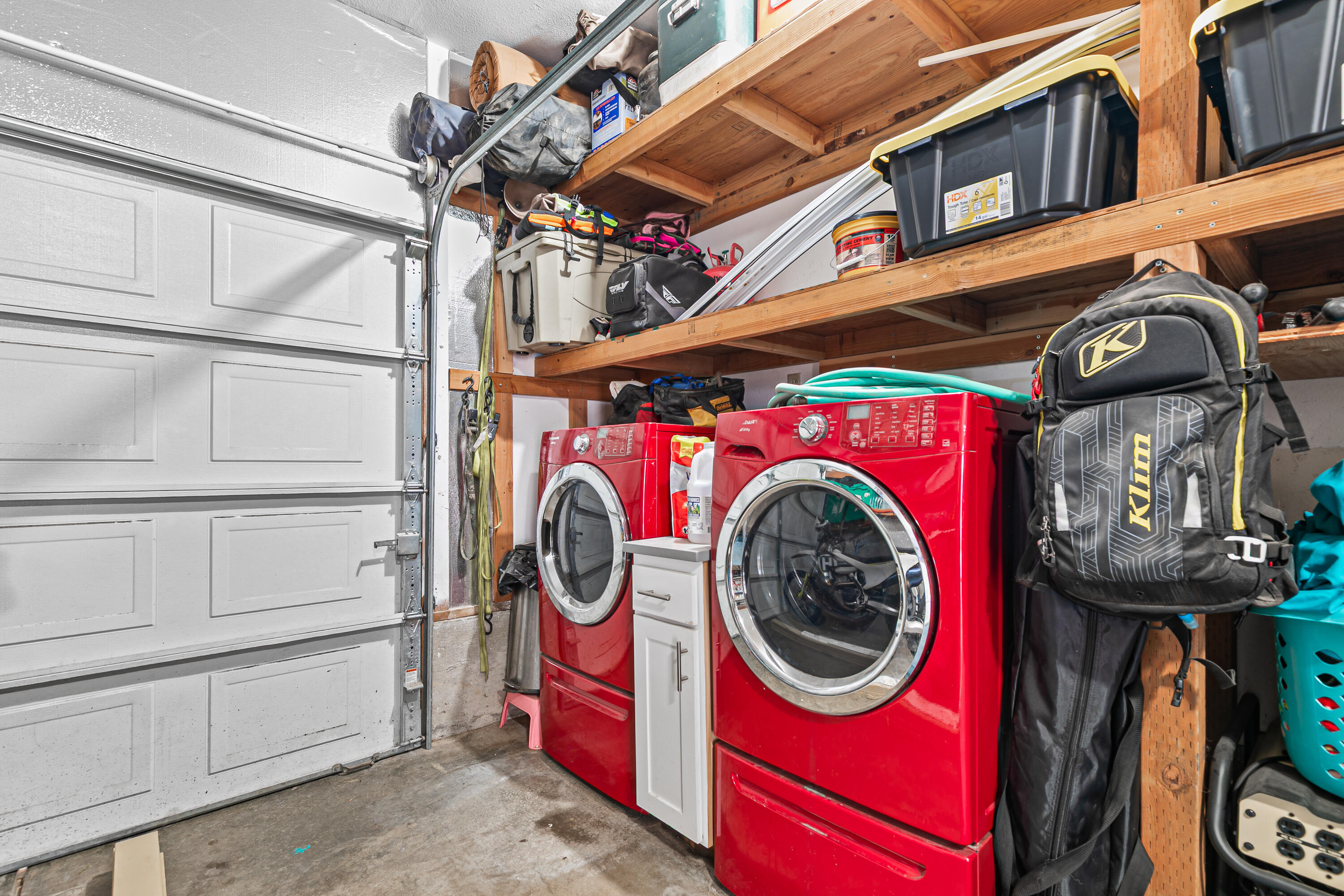 3712 Colver Road Phoenix, OR 97535 - Photo 20 of 38 Washer/Dryer