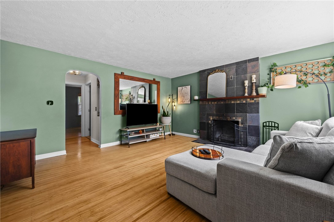 316 Laurelton Road Irondequoit, NY 14609 - Photo 9 of 42