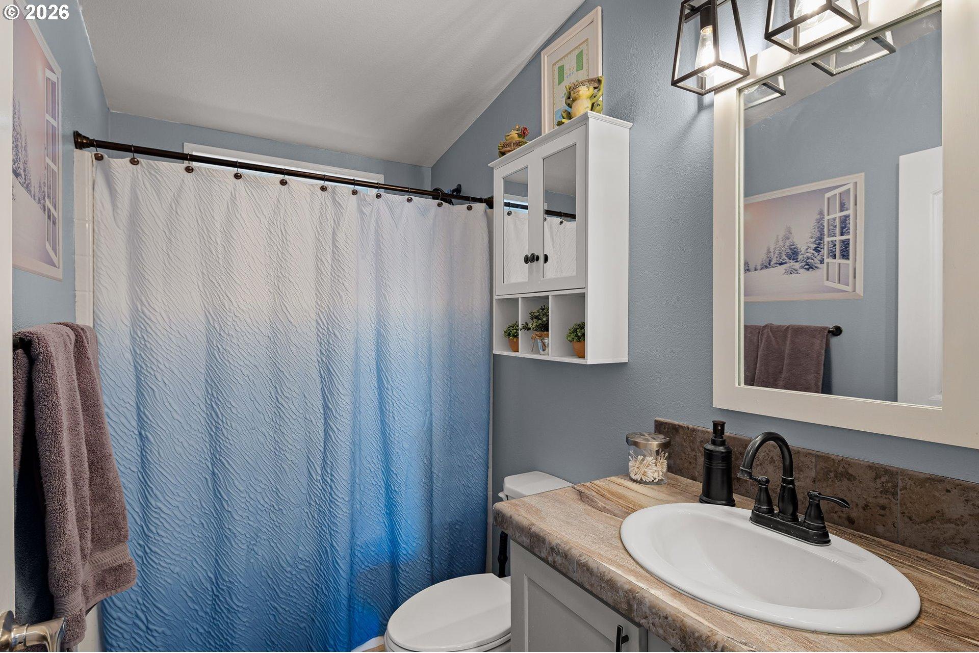 1125 58th Street, Unit 113 Springfield, OR 97478 - Photo 19 of 43 Bathroom