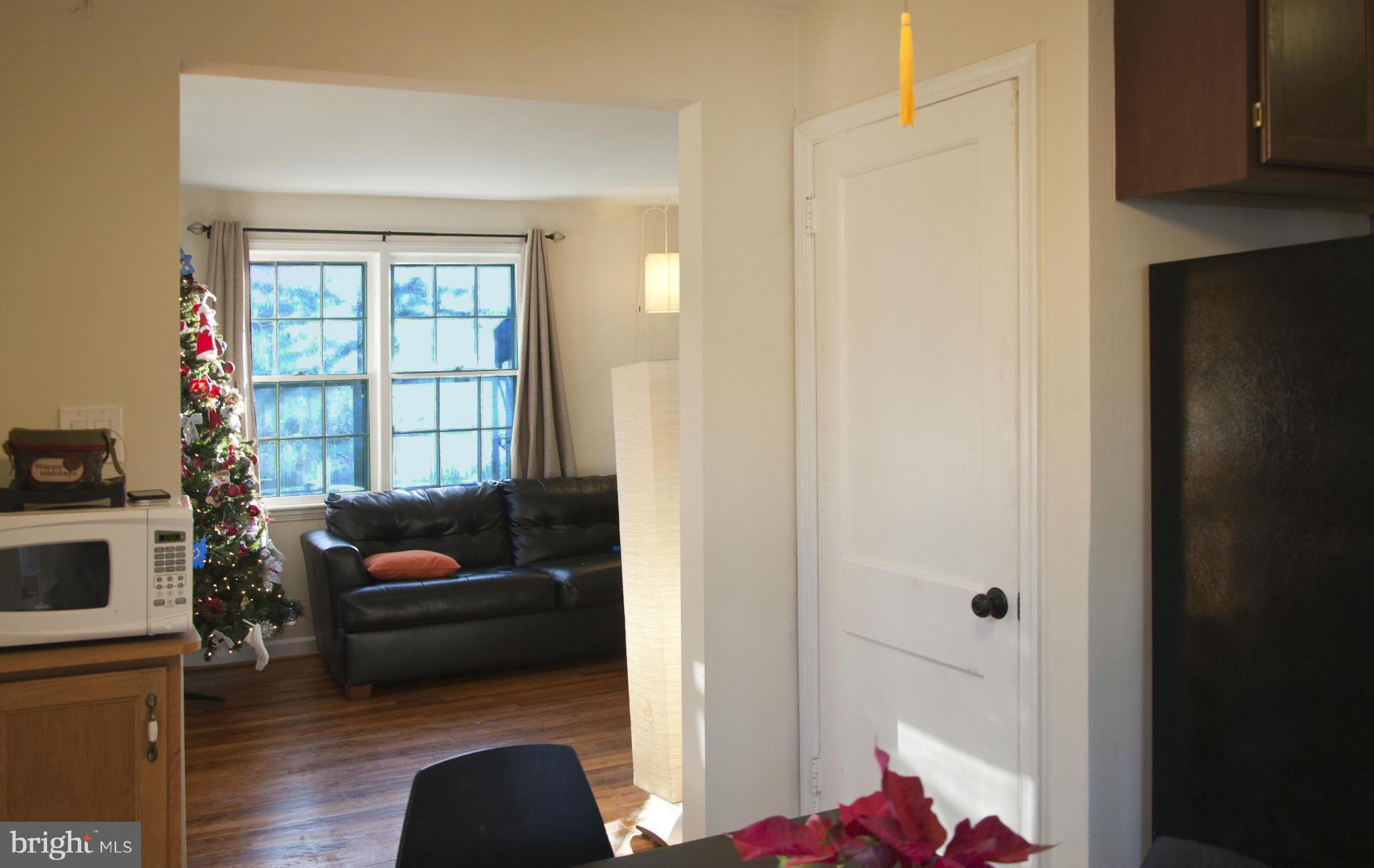 10604 Malone Street Silver Spring, MD 20902 - Photo 4 of 12 Interior (General)