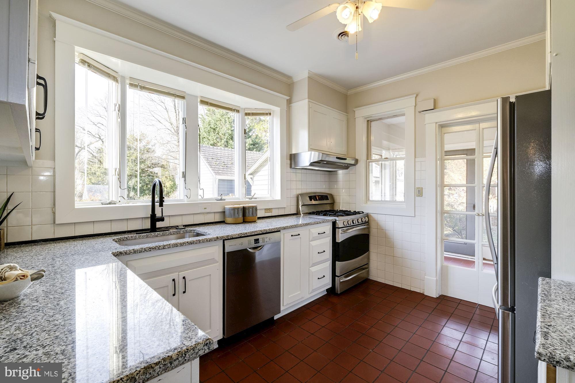 6330 31st Street Northwest Washington, DC 20015 - Photo 13 of 41
