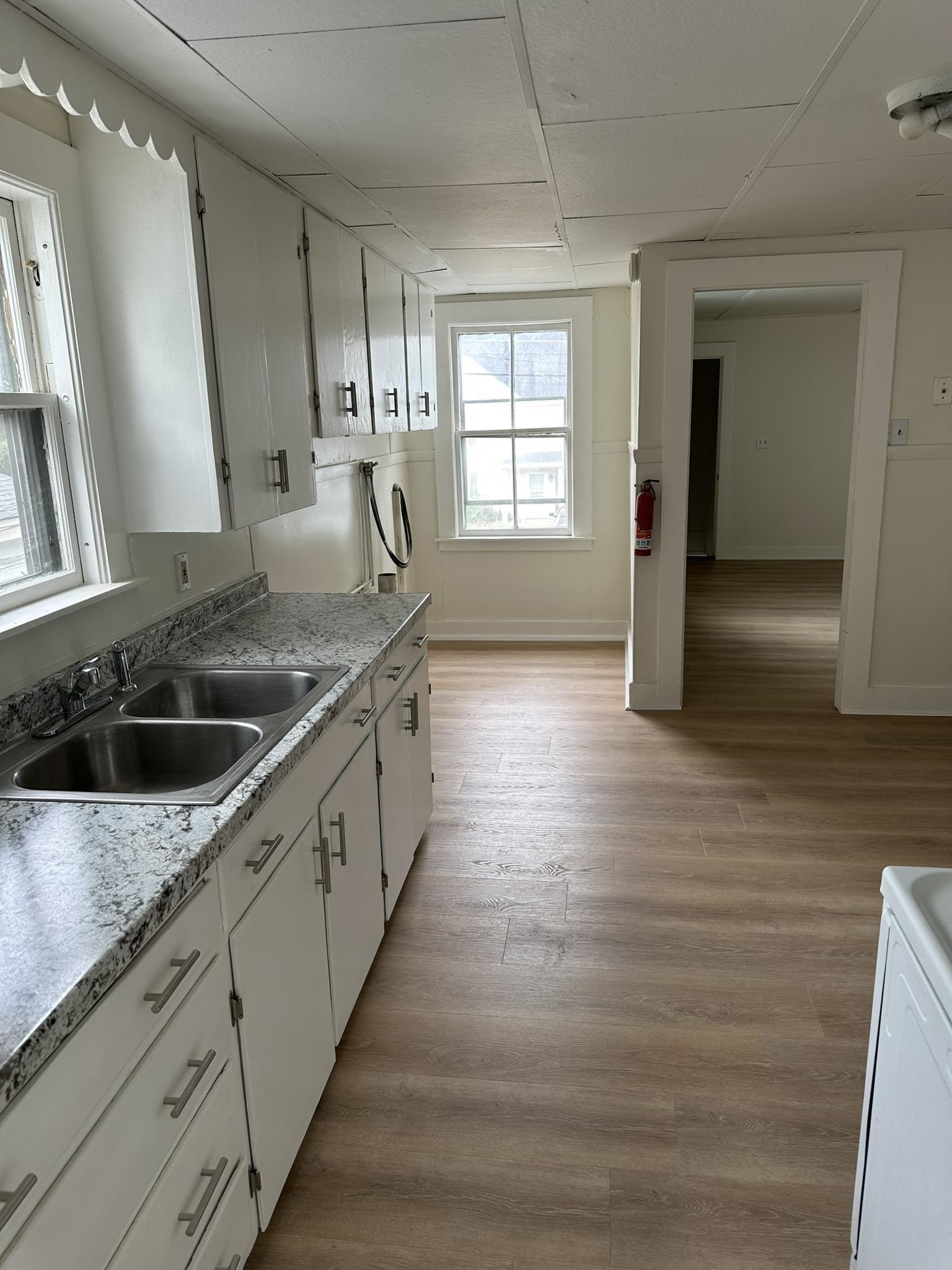 28 Chestnut Street, Unit UPSTAIRS Rochester, NH 03867 - Photo 5 of 18