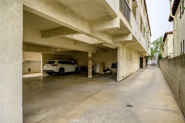 $2,450 | 1004 East Garfield Avenue, Unit 5, Glendale, CA 91205