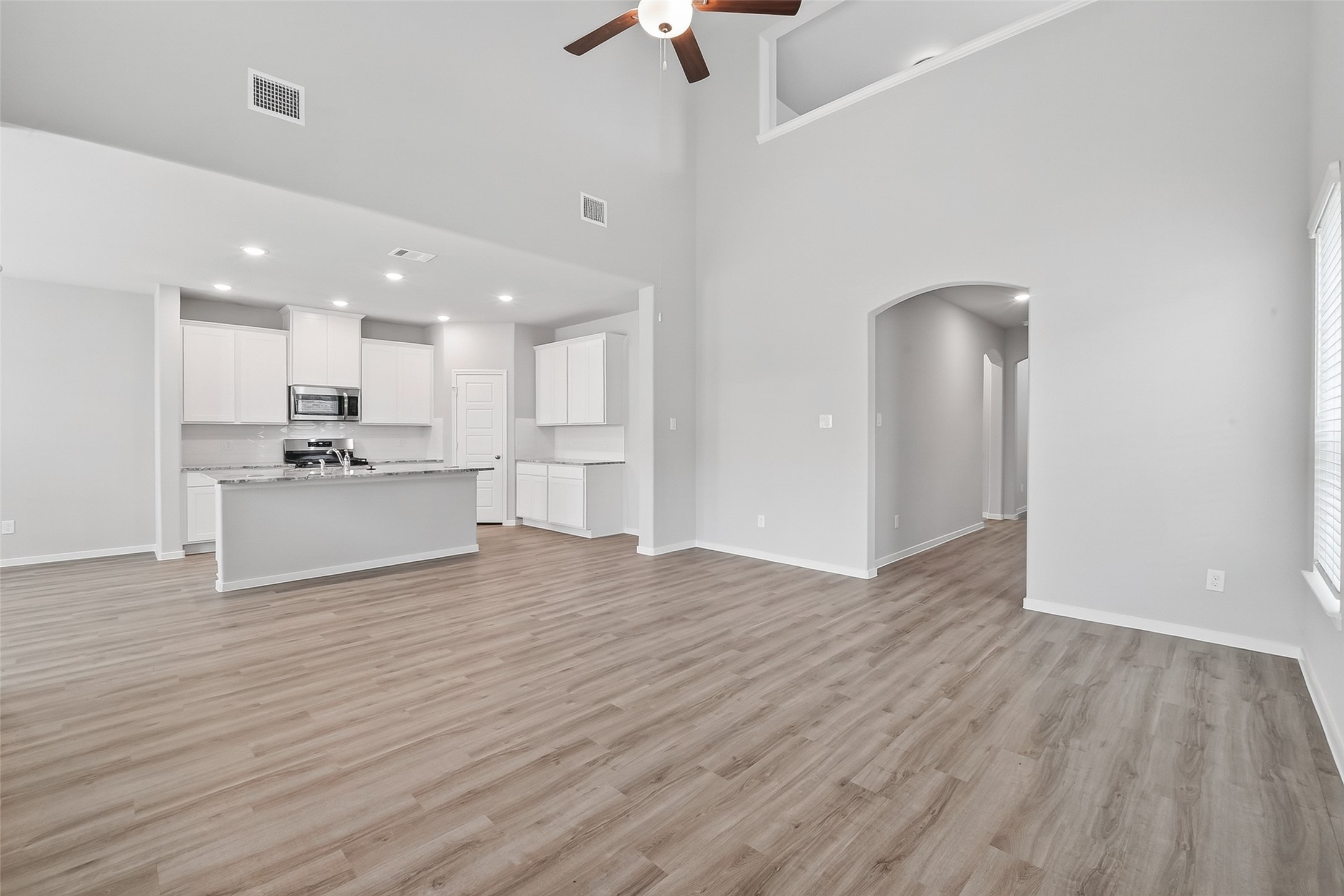 2107 Spring Hollow Drive Baytown, TX 77521 - Photo 9 of 39