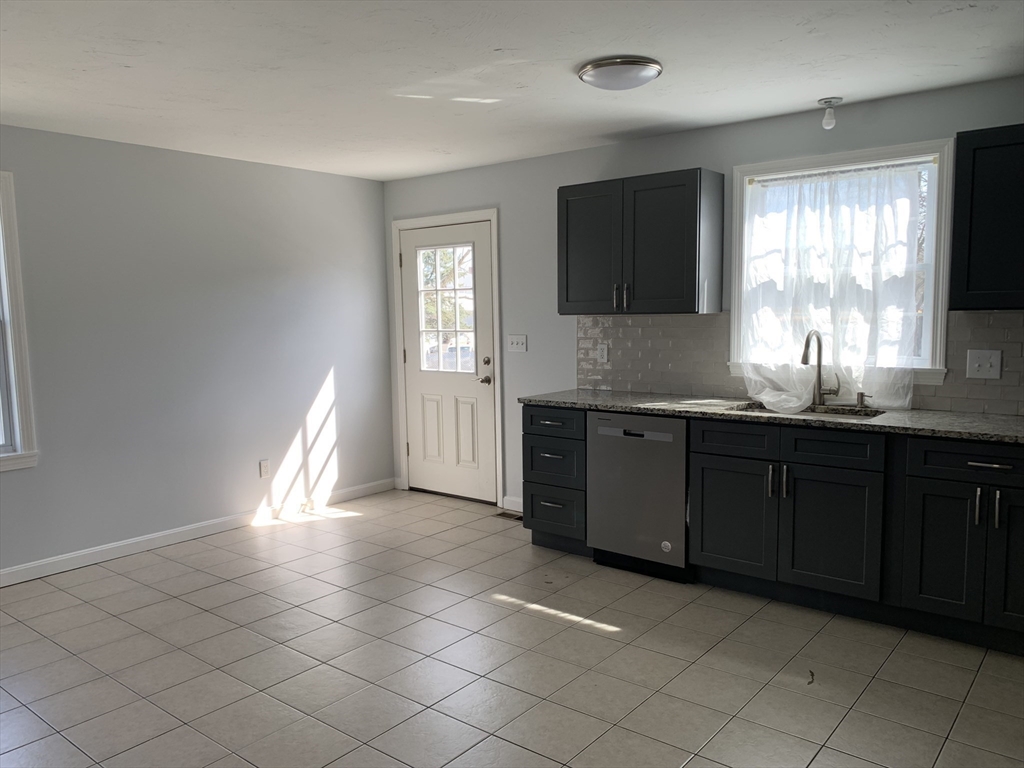 172 Lawrence Street, Unit 1 Fall River, MA 02721 - Photo 2 of 9 Gallery Image 2