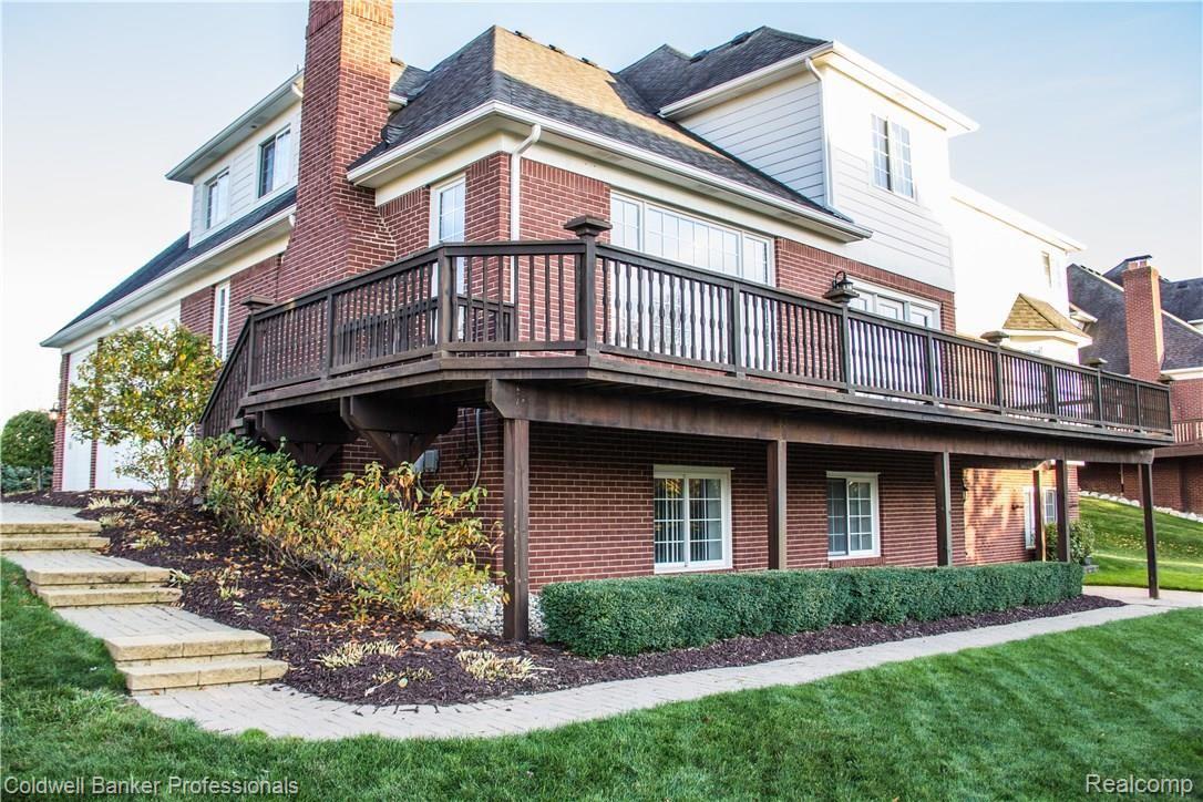 3820 Elk Drive Rochester, MI 48306 - Photo 5 of 45 outside006.jpg