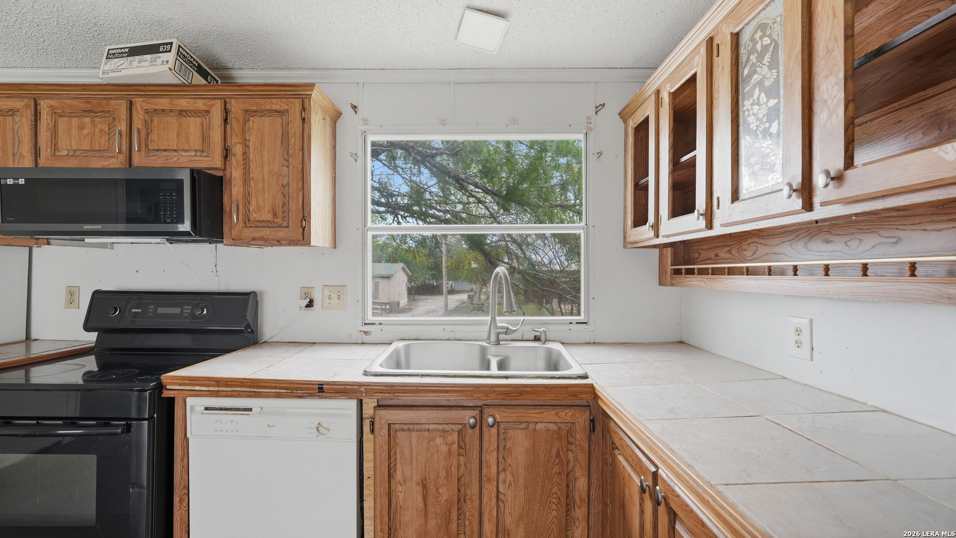 1308 Ruhmann Street Kenedy, TX 78119 - Photo 10 of 47