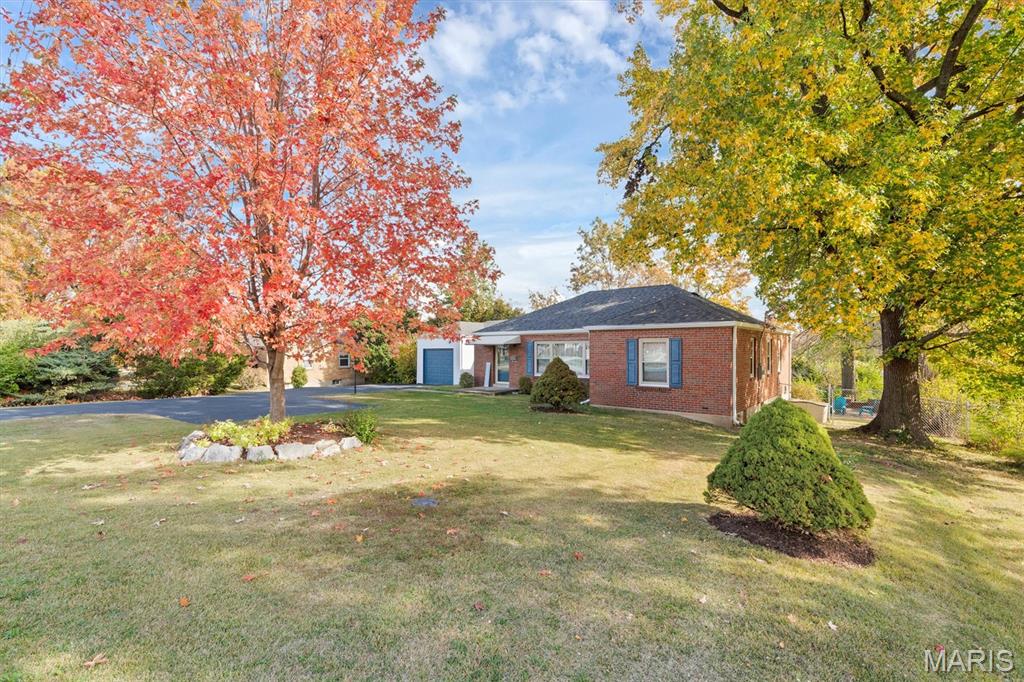 8216 MacKenzie Road Affton, MO 63123 - Photo 38 of 51