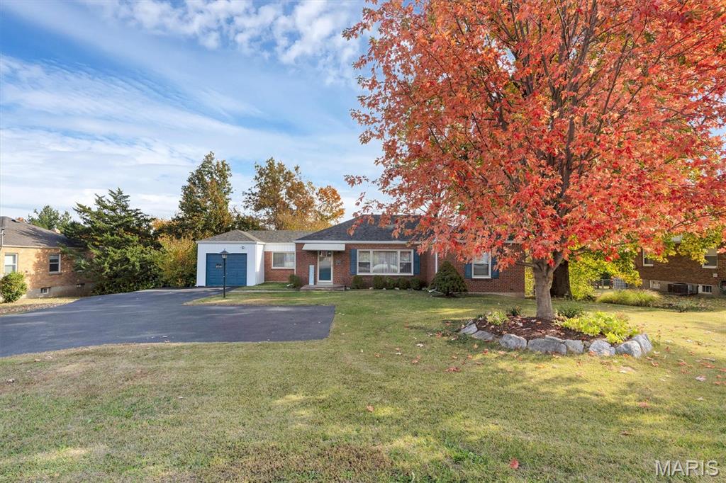 8216 MacKenzie Road Affton, MO 63123 - Photo 39 of 51