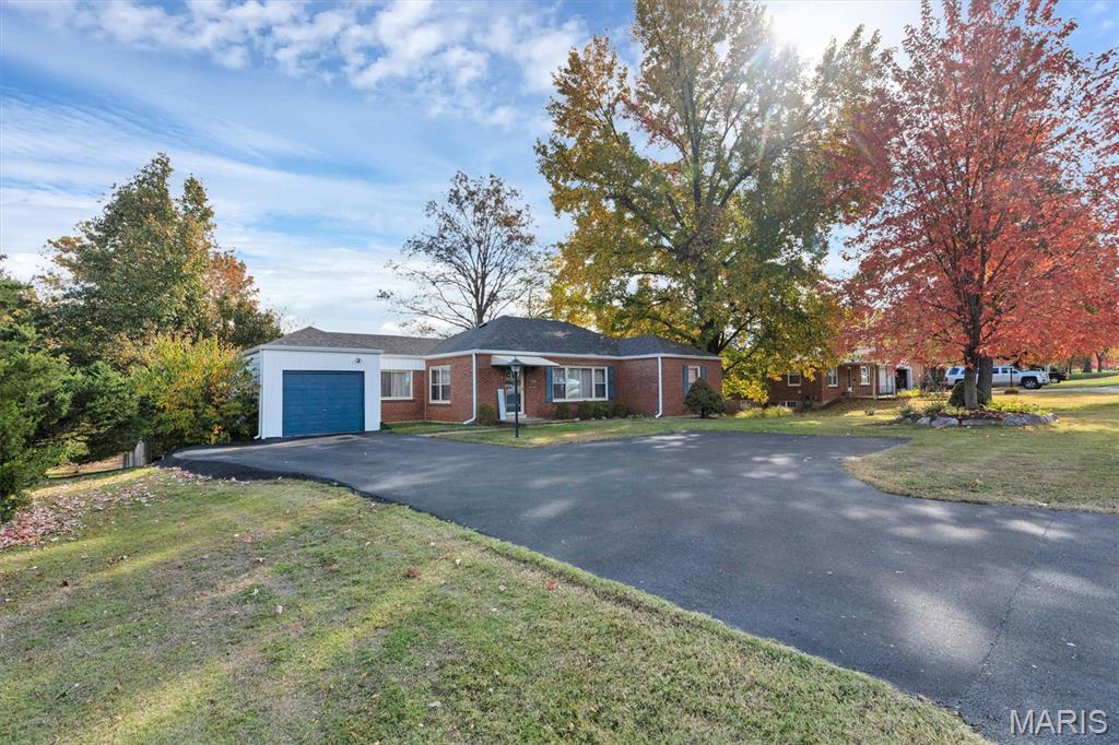 8216 MacKenzie Road Affton, MO 63123 - Photo 40 of 51